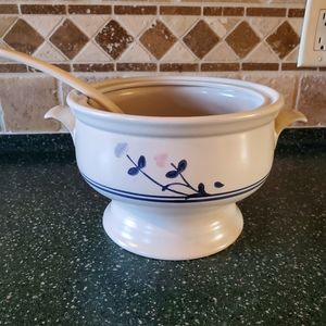 Vintage Pfalzgraff soup tureen
